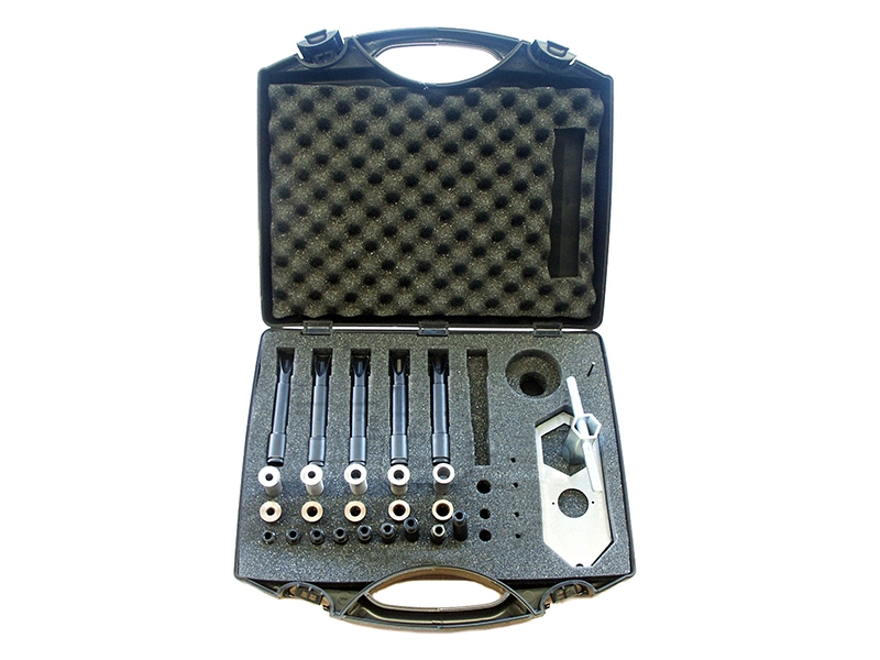 CASE WITH ASSORTED ACCESSORIES